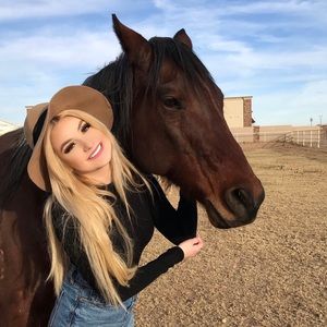 Meet your Posher, Cyndal